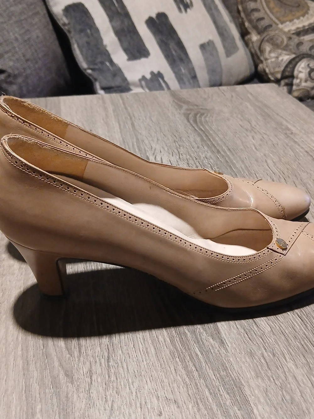 Salvatore Ferragamo Beige Leather Pumps